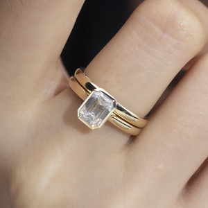 Anillo de oro amarillo de 14 quilates con esmeralda y diamantes para mujer, Messi Jewelry MSR-1376 - Product Image 6