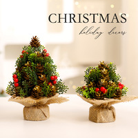 Mini arbre de Noël moderne en plastique fait à la main, vert mat, avec des feuilles artificielles, des branches pour le salon