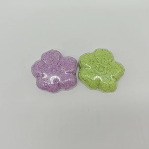 Bombes de bain faites à la main pour les soins du corps des femmes avec marque privée Pack unique personnalisé de Offre Spéciale fleur bio coloré citron lavande rose - Product Image 1