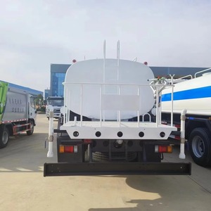 Camión Cisterna de Agua de 8 Toneladas con Distancia entre Ejes de 3900 mm, 4x2, con Cañón de Alta Presión para Incendios Forestales - Product Image 4