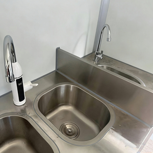 รถเข็นขายอาหารสแตนเลส 4 ล้อ สำหรับขายฮอทดอก ไอศกรีม ปรับปรุงเมือง บริการจัดเลี้ยงเคลื่อนที่ คุณภาพสูง ระดับมืออาชีพ - Product Image 5