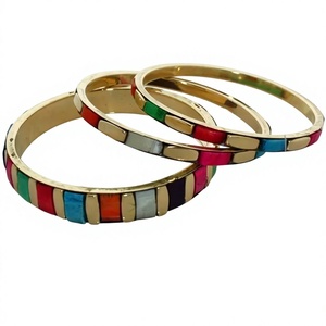 Meilleurs ensembles de bracelets vintage en laiton et résine, plaqués or fantaisie, multicolores, mignons, empilables, bijoux unisexes à la mode pour femme - Product Image 3