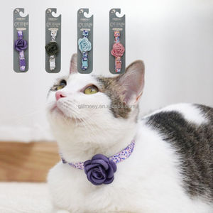 Collar de Lujo para Mascotas con Flor de Camelia, Ajustable y Decorativo para Cachorros y Gatos - Product Image 1