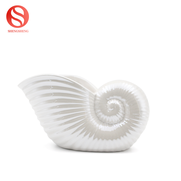 Conception créative de style océan décoration coquille lustre en forme de conque en céramique succulentes pot