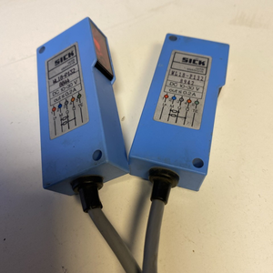ตัวควบคุมการเขียนโปรแกรม PLC 2X Reflexions Lichtschranke WL18-P132 1005696 GEB - Product Image 1