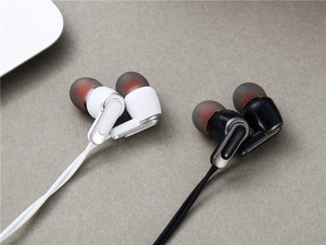Perfecto sonido bajo auriculares micrófono volumen clave auriculares tipo <span class=keywords><strong>C</strong></span> con cable para iPhone 15 Samsung auriculares en la oreja - Product Image 2