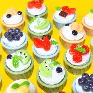 Cabujones de resina 3D de simulación de cupcakes al por mayor para manualidades, decoración de teléfonos, dioramas de cocina en miniatura y dijes de comida - Product Image 3