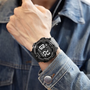 Montre numérique sportive SMAEL 8112 Chrono en plastique, lumineuse, étanche, tendance, colorée, avec alarme et bracelet en silicone - Product Image 2