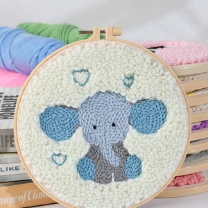 ชุดอุปกรณ์งานฝีมือปักไหมพรมแบบ Punch Needle สำหรับทำที่รองแก้ว (สไตล์รัสเซีย) งานฝีมือ DIY สำหรับเด็กช่วงคริสต์มาส เหมาะสำหรับผู้เริ่มต้น - Product Image 1