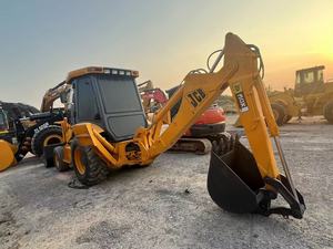 Chargeuse-pelleteuse JCB 3CX d'occasion, modèle 2022, poids opérationnel de 10 tonnes, avec moteur, boîte de vitesses et pompe - 700 heures de fonctionnement, à vendre - Product Image 2