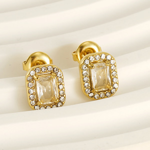 Boucles d'oreilles en acier inoxydable et strass, boucles d'oreilles en acier titane, clous d'oreilles de luxe légers et raffinés pour femmes - Product Image 2
