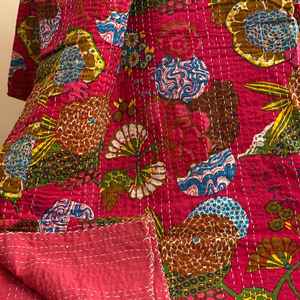 Las Mejores Colchas Kantha Personalizadas de Algodón Estampado, Colchas Kantha Vintage Hechas a Mano 100% Algodón para Uso en el Hogar y Hoteles - Product Image 4
