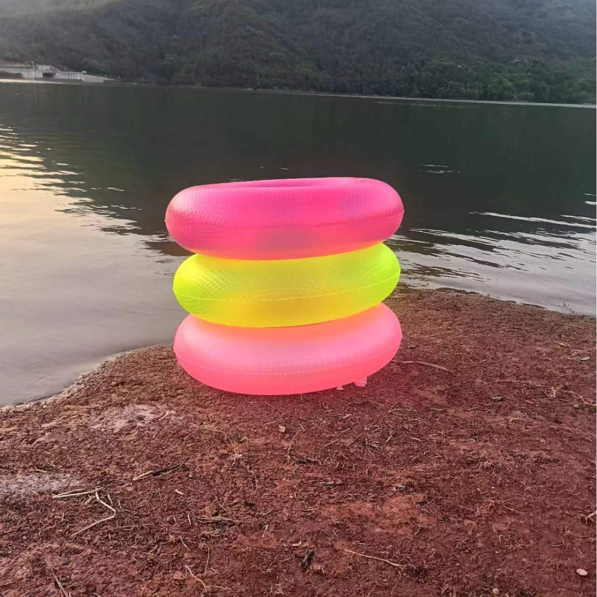 สีเขียวเรืองแสง