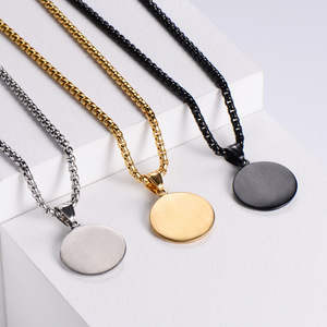 Collier avec pendentif Queen Elizabeth en acier inoxydable, bijoux rétro unisexes, cadeau - Product Image 2
