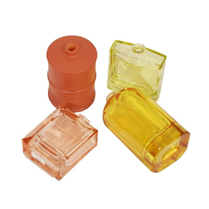 Flacon de parfum carré de luxe en verre de 100 ml, avec bouchon à baïonnette et épaissi, transparent et poli au feu – Vente en gros - Product Image 6