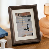 Marco de Fotos de Madera Sólida Personalizado al por Mayor con Frente Acrílico, Marco de Fotos de Sobremesa Multicolor para Decoración del Hogar y Oficina