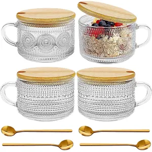 4-teiliges Set klassische Kaffeebecher, Behälter für Übernachtung mit Bambusdeckeln und Löffeln  14 Unzen durchsichtige geprägte Glasbecher