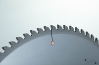 Lame de scie diamantée PCD 400 mm OEM 84T pour panneaux stratifiés, MDF, agglomérés 400x4.4/3.2x60/75mm – Coupe industrielle du bois haute performance
