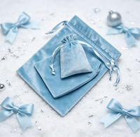 Pochette en velours bleu clair de luxe avec cordon de serrage en ruban, sac d'emballage pour bijoux pour le rangement de petits cadeaux