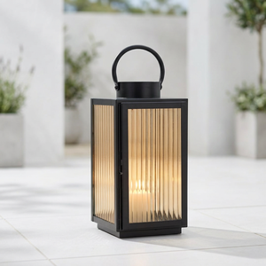 Lanterne à bougie élégante en métal noir avec verre côtelé pour la décoration de la maison et les mariages - Product Image 2