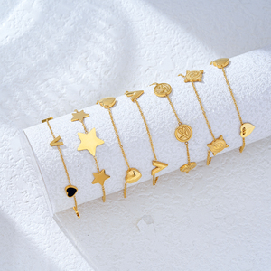 Bracelet à breloques Cœur et Étoile en gros, Bracelet à breloques personnalisé en or, Bijoux en acier inoxydable 316L plaqué or PVD 18K - Product Image 1