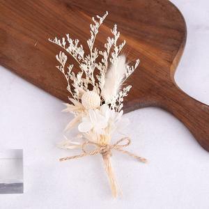 Mini <span class=keywords><strong>bouquet</strong></span> <span class=keywords><strong>de</strong></span> <span class=keywords><strong>fleurs</strong></span> <span class=keywords><strong>séchées</strong></span> colorées pour bricolage artisanat décorations <span class=keywords><strong>de</strong></span> carte <span class=keywords><strong>de</strong></span> vacances <span class=keywords><strong>de</strong></span> mariage pour la fête des mères saint valentin noël - Product Image 4