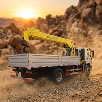 Grue sur camion Isuzu FVR GIGA 8 tonnes à flèche articulée en 5 sections |   Hauteur de levage de 18,8 m, moment de charge élevé, fiable, économe en carburant, global
