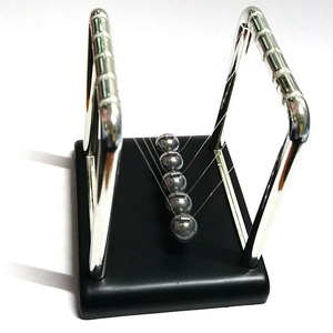 Moderno Pendolo <span class=keywords><strong>di</strong></span> <span class=keywords><strong>Newton</strong></span> in Metallo con <span class=keywords><strong>Sfere</strong></span> <span class=keywords><strong>di</strong></span> Equilibrio, Giocattolo da Scrivania Creativo, Decorazione per Casa e Ufficio, Ornamento Fisico, Regalo Antistress per Uomini e Donne - Product Image 6