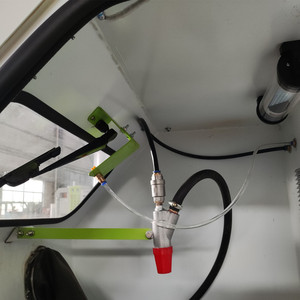 800*700mm Acier Inoxydable Humide <span class=keywords><strong>Sablage</strong></span> Cabinet Vapeur Machine Manuel Équipement De Nettoyage De L'eau pour L'enlèvement De La <span class=keywords><strong>Peinture</strong></span> - Product Image 4