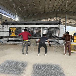 Nouvelle machine de fabrication de gabions contrôlée par PLC avec système à engrenages motorisés pour la protection des montagnes, facile à utiliser - Product Image 1