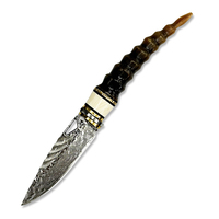 Couteau à lame fixe en acier Damas fait main avec manche en bois de cerf et étui en cuir véritable pour la chasse, le quotidien (EDC) et la collection