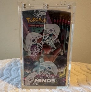 Estuche Acrílico para Caja de Sobres de Pokémon, Plegable, Moderno, Ecológico, Lavable, Superficie Pulida, Forma Rectangular, para Uso en Tiendas Minoristas - Product Image 2