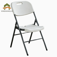 Chaise pliante empilable en plastique HDPE avec structure en acier, idéale pour banquets, mariages, événements extérieurs, camping, jardin et autres lieux.