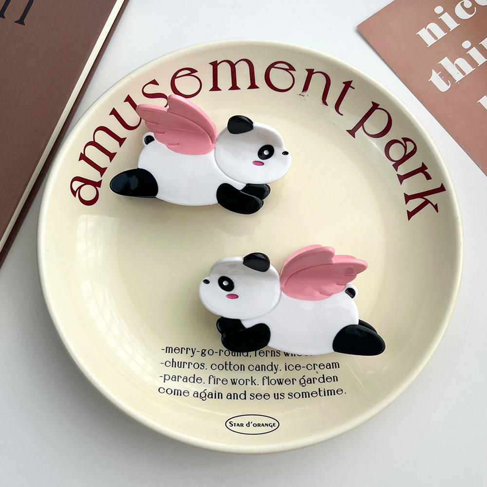 New Cute Sweet Simple Versatile Flying Panda Hair Clip Acetate Claw Clip for Women Cartoon Animal Headwear Accessories