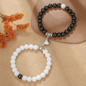 <span class=keywords><strong>Amistad</strong></span> Pareja <span class=keywords><strong>Amor</strong></span> Día de San Valentín Pulsera en forma de corazón Cuenta magnética Pinestone Pulsera de cristal - Product Image 3