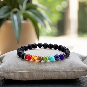 Pulsera de cuentas de yoga de 7 chakras de piedra de lava, pulsera difusora de aceites esenciales de 7 chakras para hombres y mujeres, pulsera de piedras preciosas de 7 chakras - Product Image 3