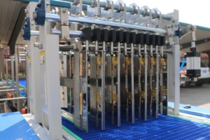 YCTD Großhandel Stahl-Getränkeflaschen-Kartonverpackungsmaschine PLC-Motor Kernkomponenten für Getränke- und Lebensmittelherstellungsanlagen - Product Image 3