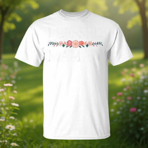 Camiseta Blessed Mamaw con diseño floral, camisa blanca con cuello redondo - Product Image 3