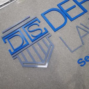 Su geçirmez açık akrilik 3D mektup logosu özelleştirilmiş şirket mavi renk
