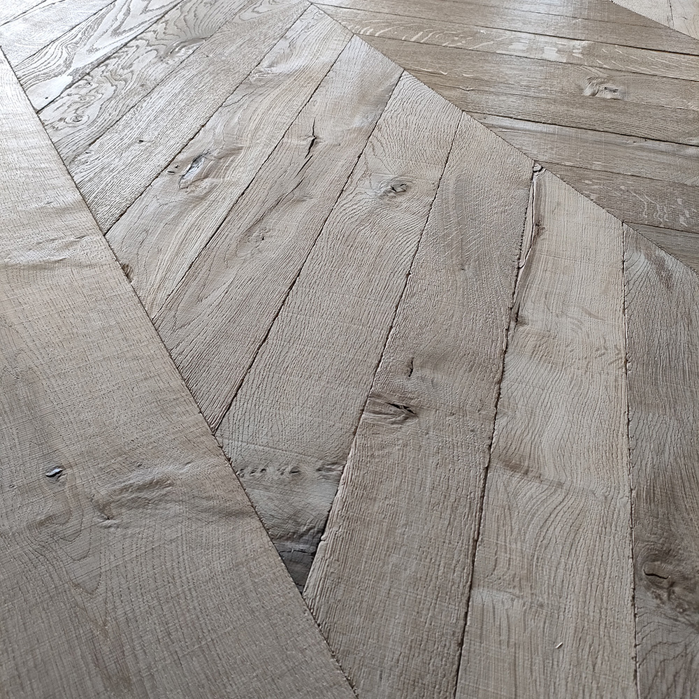 chevron en bois antique
