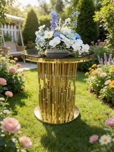 Table à gâteau de mariage de luxe en acier inoxydable doré, nouveau style, avec cristaux, tables en verre pour événements festifs - Product Image 1