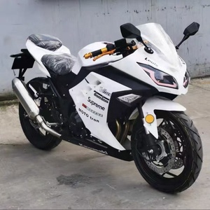 Kawasaki Ninja 400 |   Moteur bicylindre en parallèle de 399 cm³ |   EFI refroidi par liquide |   Offre spéciale du fabricant Moto sportive - Product Image 5
