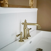 Mitigeur de robinet en laiton de lavabo de salle de bain à 3 trous de style traditionnel européen à double poignée