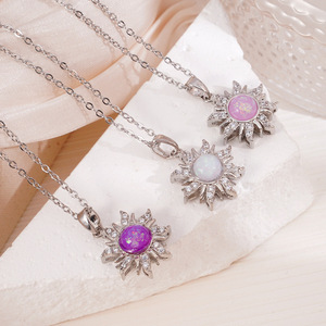 <span class=keywords><strong>Collana</strong></span> <span class=keywords><strong>con</strong></span> Ciondolo a Forma di Sole Placcato Oro 18K all'Ingrosso, <span class=keywords><strong>con</strong></span> <span class=keywords><strong>Opale</strong></span> Colorato e Zirconi Cubici, Gioielli di Moda per Donne - Product Image 5