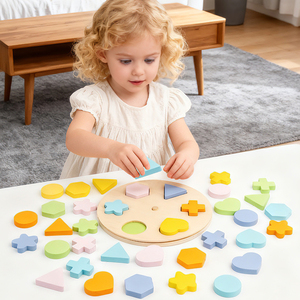 Giocattolo Educativo in Legno con Forme Rotanti <span class=keywords><strong>per</strong></span> <span class=keywords><strong>Bambini</strong></span>, Tavola <span class=keywords><strong>di</strong></span> Abbinamento Forme con Cuori, Fiori e Forme Geometriche - Product Image 2