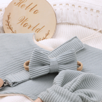Coffret cadeau de naissance pour nouveau-né, couverture de naissance, chaîne de sucette, combinaison en crochet pour bébé, tissu de bavoir, hochet de lapin, ensembles cadeaux
