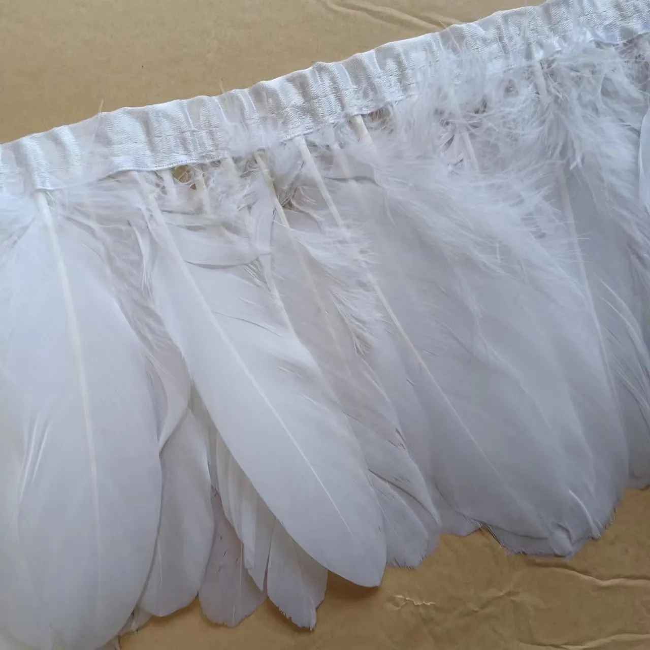 फैक्टरी मूल्य नरम गरम 6-8 ''प्राकृतिक हंस पंख ट्रिम पंख फीता एन्जिल विंग के लिए घर वस्त्र पोशाक कार्निवल सजावट