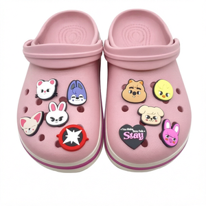 Adornos de PVC de goma suave con diseño de dibujos animados para zuecos, accesorios de hebilla para zuecos rosas - Product Image 1