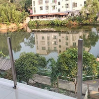 Poteau de clôture personnalisé en usine, divers types de poteaux, balustrade de balcon en verre, poteau de garde-corps en acier inoxydable