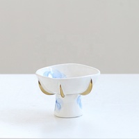 Plateau décoratif moderne pour la maison Centre de table Assiette en céramique émaillée peinte à la main Support bleu blanc pour bol Plateaux décoratifs